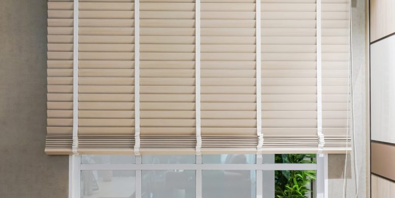 L'importance du sur-mesure : adaptez vos stores à vos fenêtres pour un rendu parfait