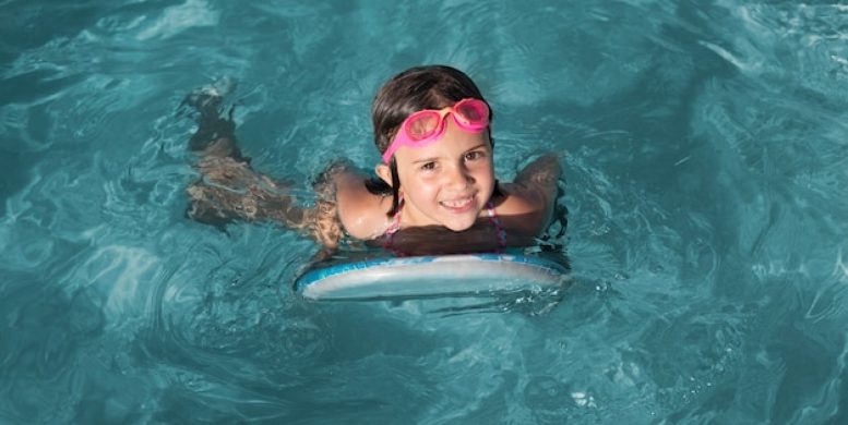 Pourquoi inscrire votre enfant à des cours de natation dès son plus jeune âge ?